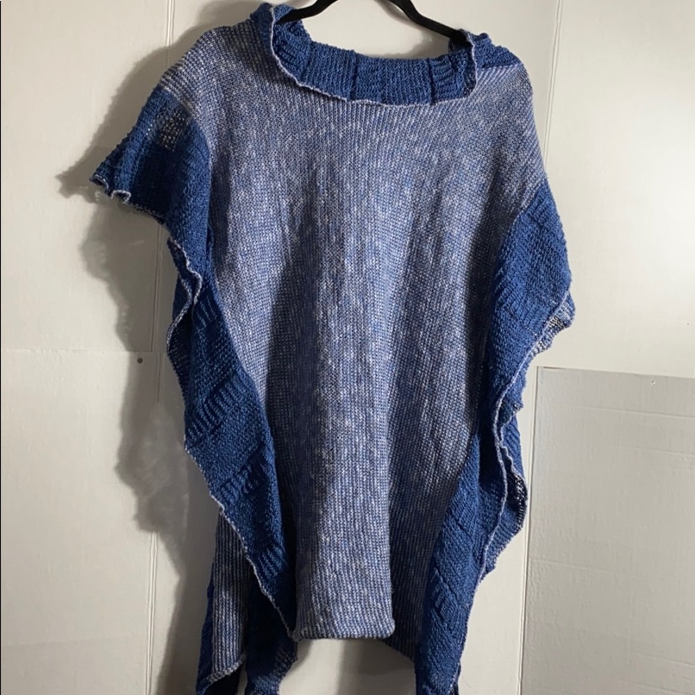NWOT—BILL BABER KNITTED PULLOVER CAPE